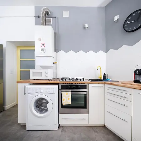Family Apartment *
